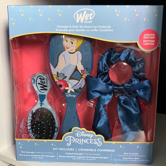Disney Bath, Skin & Hair New Disney Princess Cinderella Wet Brush